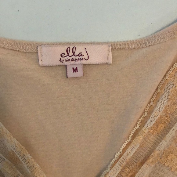 Delicate nude colored top - Picture 2 of 3